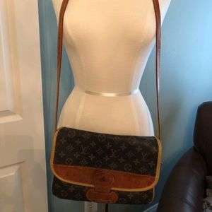 Vintage Louis Vuitton crossbody bag